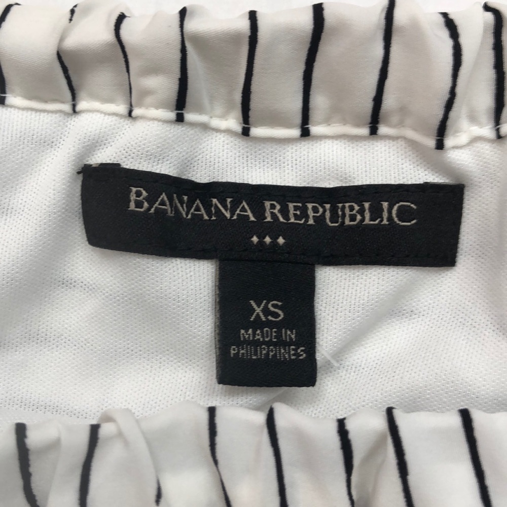 Banana Republic pleated mini skirt - Picture 2 of 4